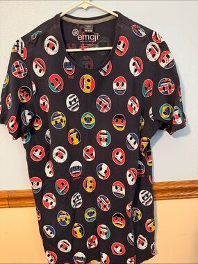 Emoji™ Men’s Black Short Sleeve Graphic Tee Size Large